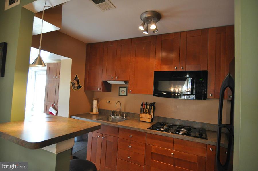 411 Elmwood Road Baltimore, MD 21206 - Photo 5 of 14 Kitchen