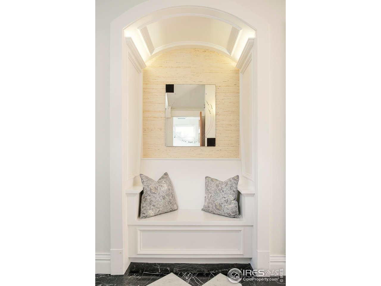 720 Mapleton Avenue Boulder, CO 80302 - Photo 4 of 40 ... with arched seating area.