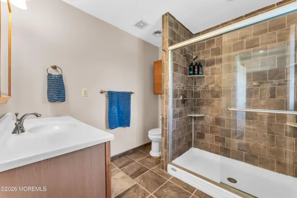 $825,000 | 22 Villanova Drive, Jackson, NJ 08527