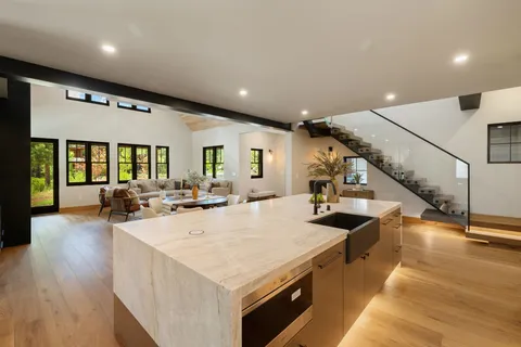 $6,300,000 | 561 Stewart McKay, Truckee, CA 96161