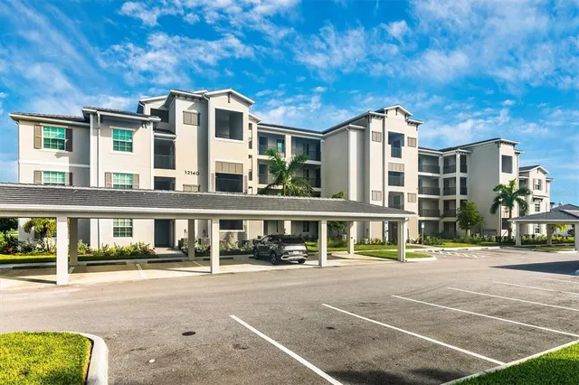 $2,500 | 12140 Wellen Golf Street, Unit 303, Venice, FL 34293
