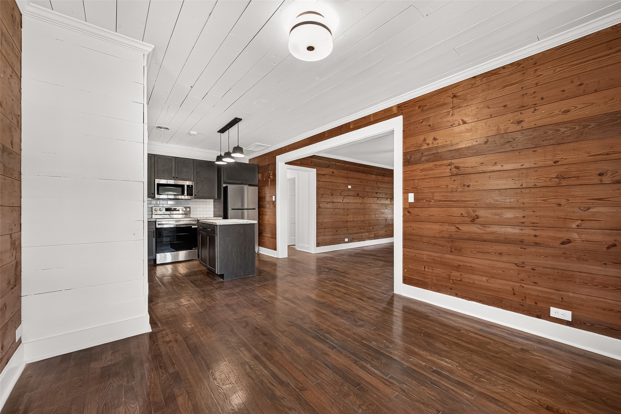 321 South Arcola Street Angleton, TX 77515 - Photo 9 of 28 Gallery Image 9