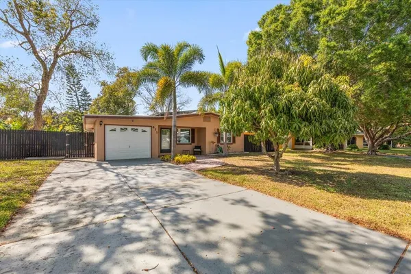 $399,999 | 611 11th Street Northwest, Largo, FL 33770