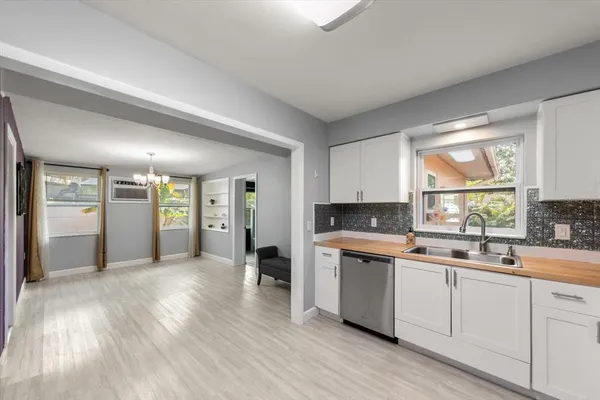 $399,999 | 611 11th Street Northwest, Largo, FL 33770