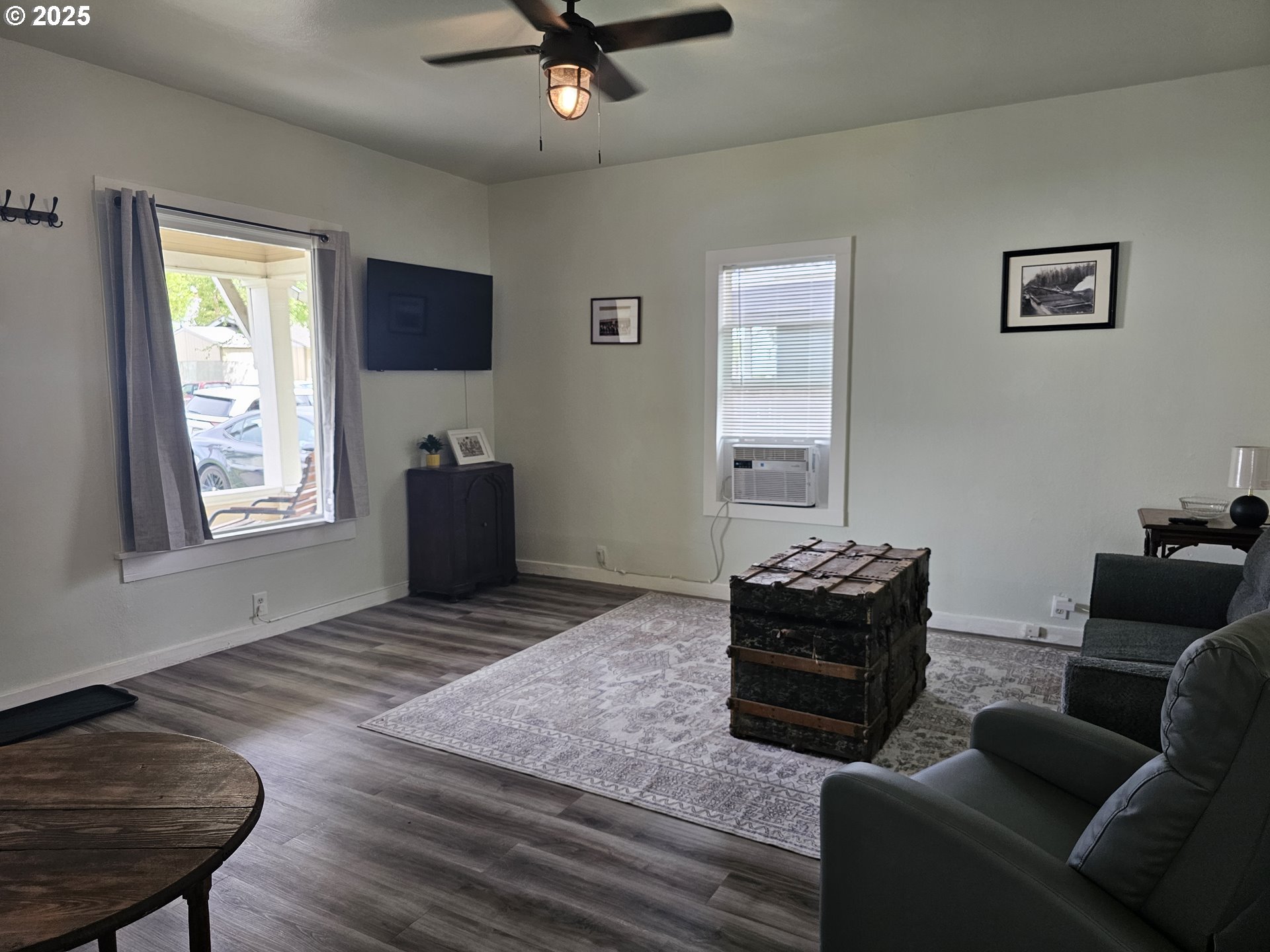 617 Southwest 3rd Street Pendleton, OR 97801 - Photo 6 of 42 a living room with furniture and a window
