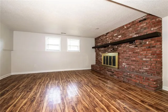 $2,215 | 6924 Northwest Pleasant View Court, Kansas City, MO 64152