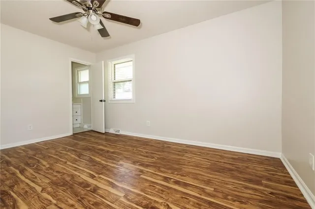 $2,215 | 6924 Northwest Pleasant View Court, Kansas City, MO 64152