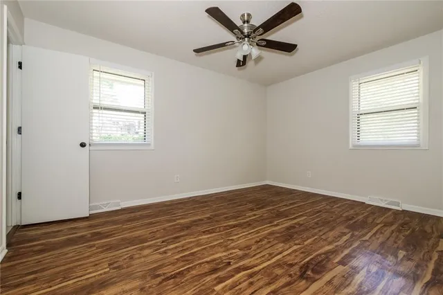 $2,215 | 6924 Northwest Pleasant View Court, Kansas City, MO 64152