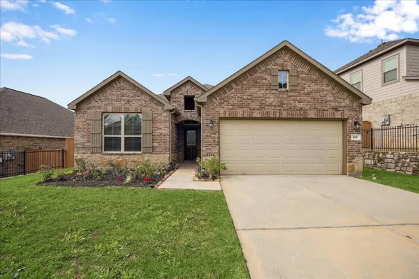 $299,900 | 935 Golden Willow Lane, Conroe, TX 77304