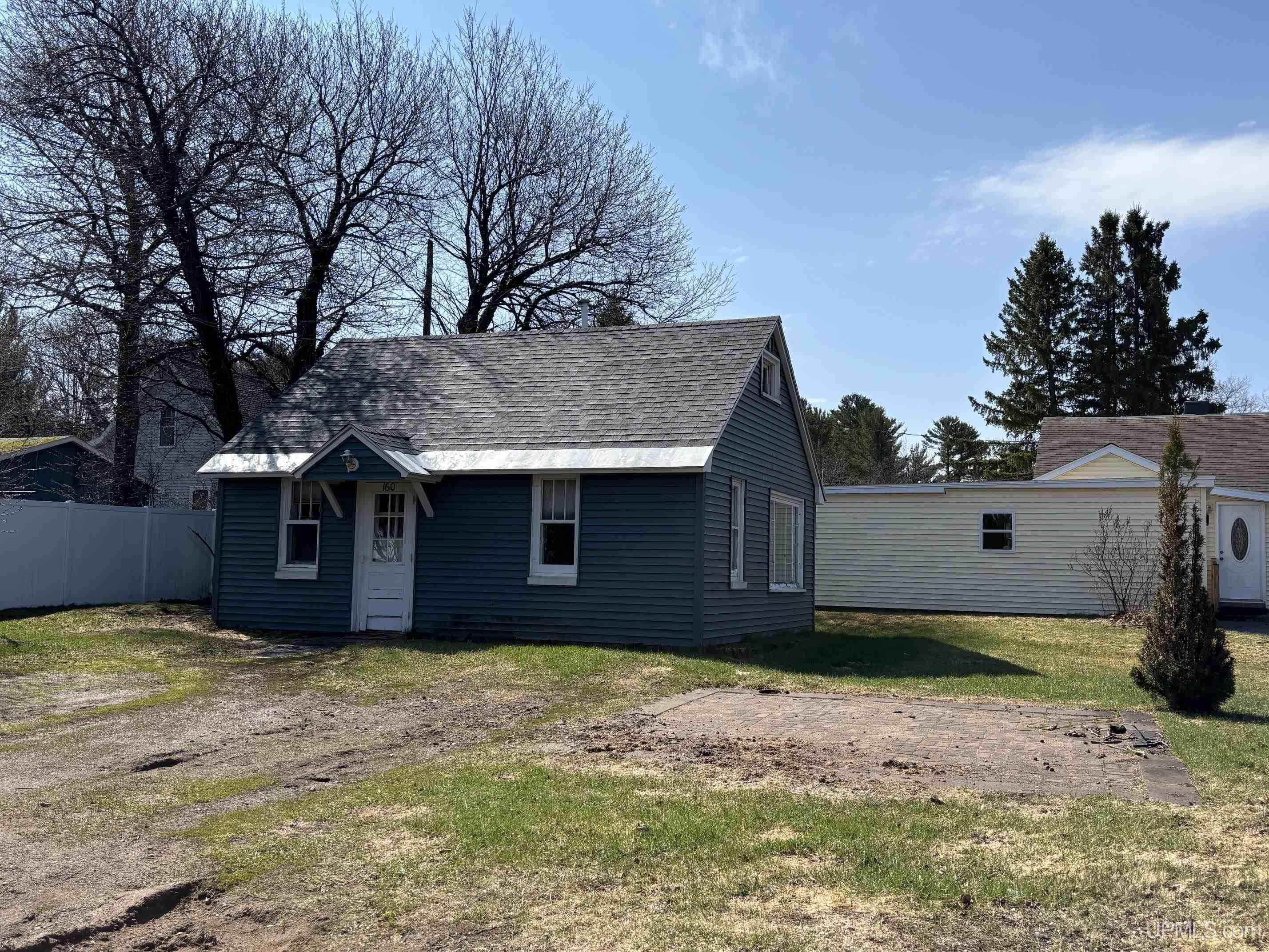 160 North Lilac Street Ishpeming, MI 49849 - Photo 2 of 44