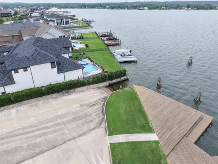 $899,999 | 10812 Bourbon Street, Willis, TX 77318