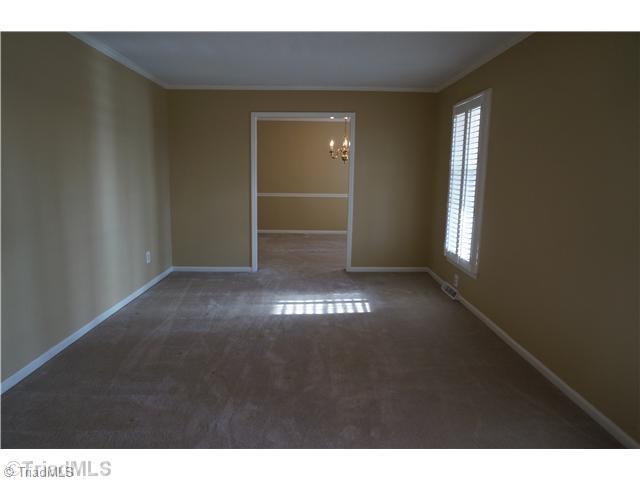 3621 Stancliff Road Clemmons, NC 27012 - Photo 2 of 16 Living Room.