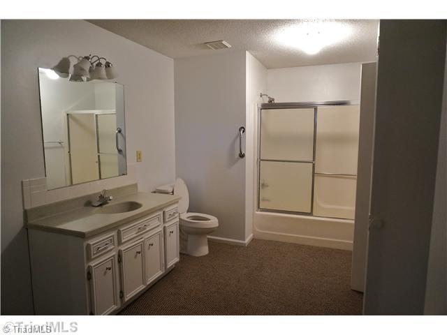 3621 Stancliff Road Clemmons, NC 27012 - Photo 14 of 16 Bath.
