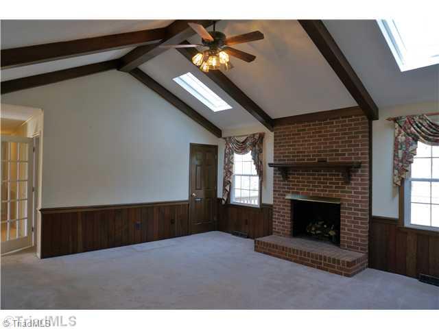 3621 Stancliff Road Clemmons, NC 27012 - Photo 8 of 16 Den/Family/Great Room.