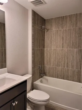 $2,400 | 459 Southwest Paar Drive, Port St. Lucie, FL 34953