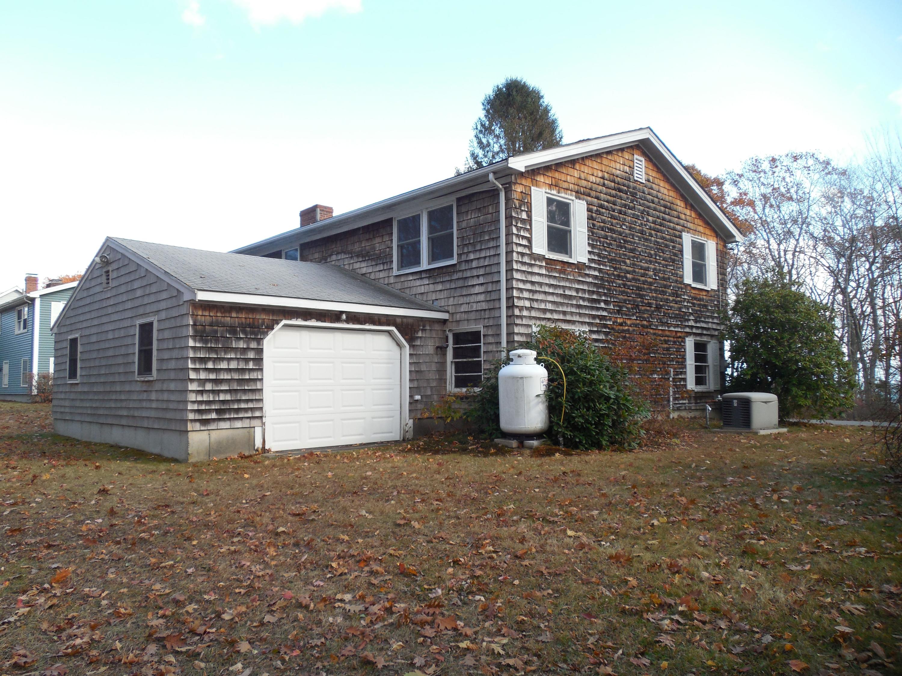 16 Pilot Point Road Cape Elizabeth, ME 04107 - Photo 4 of 21 004