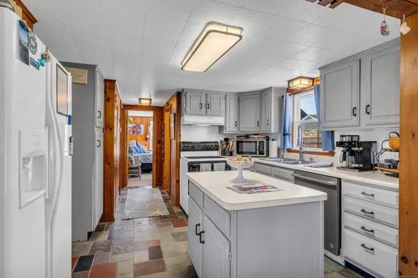 $3,400 | 32 Bassett Lane, Madison, CT 06443