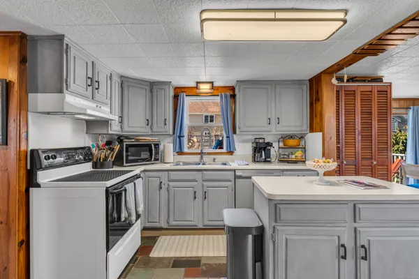 $3,400 | 32 Bassett Lane, Madison, CT 06443