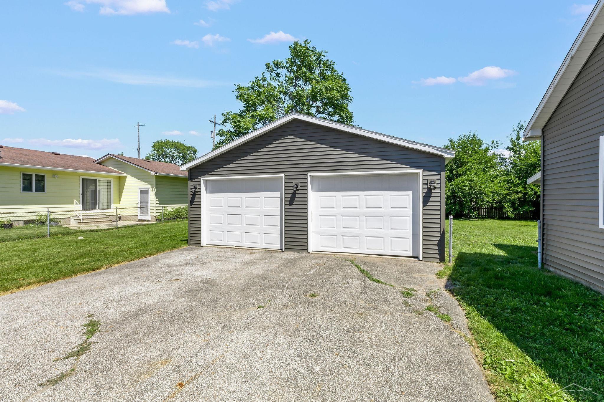 305 Braddock Street Bay City, MI 48708 - Photo 23 of 36
