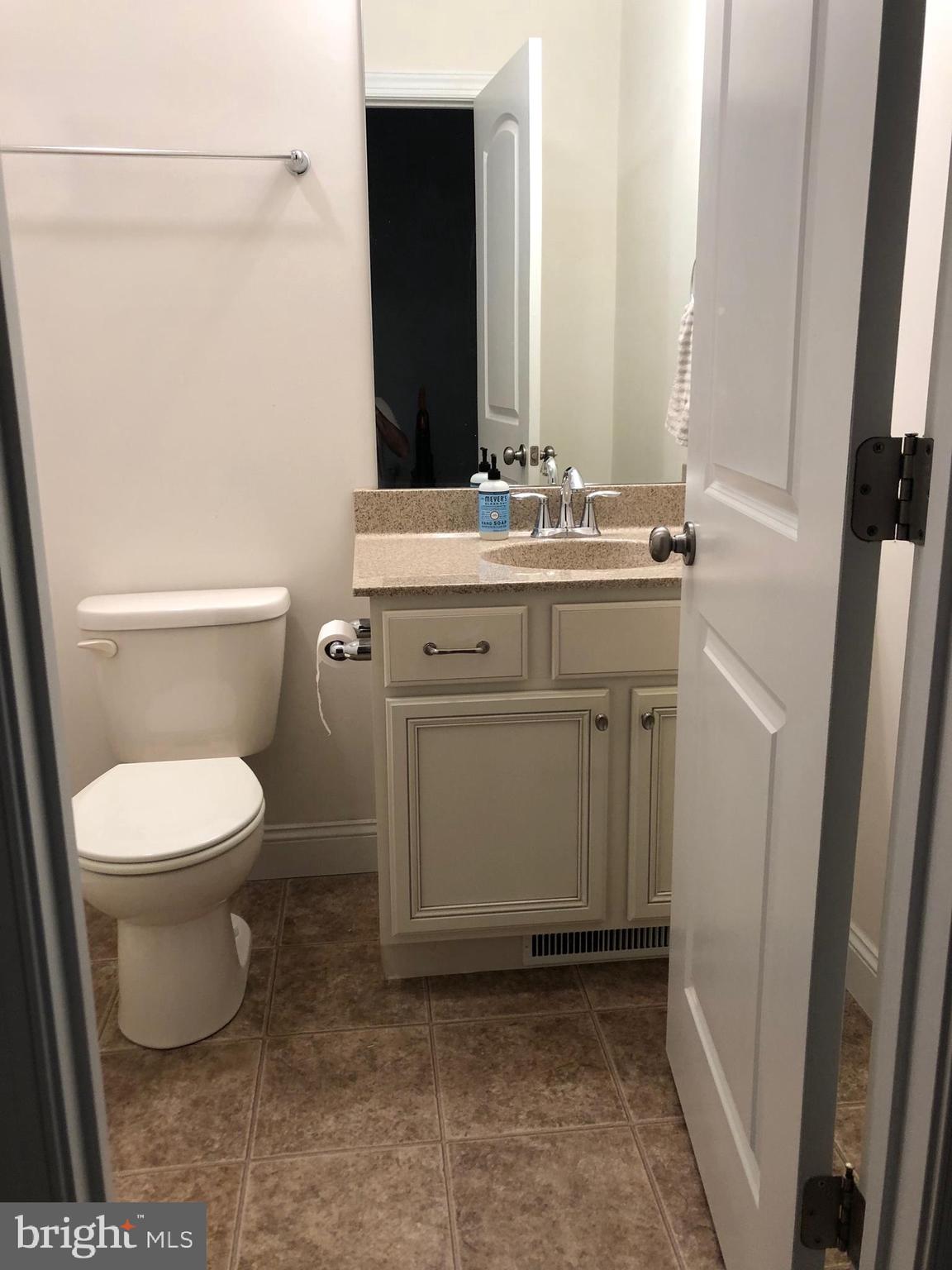 12 Jamestown Square Mechanicsburg, PA 17050 - Photo 32 of 56