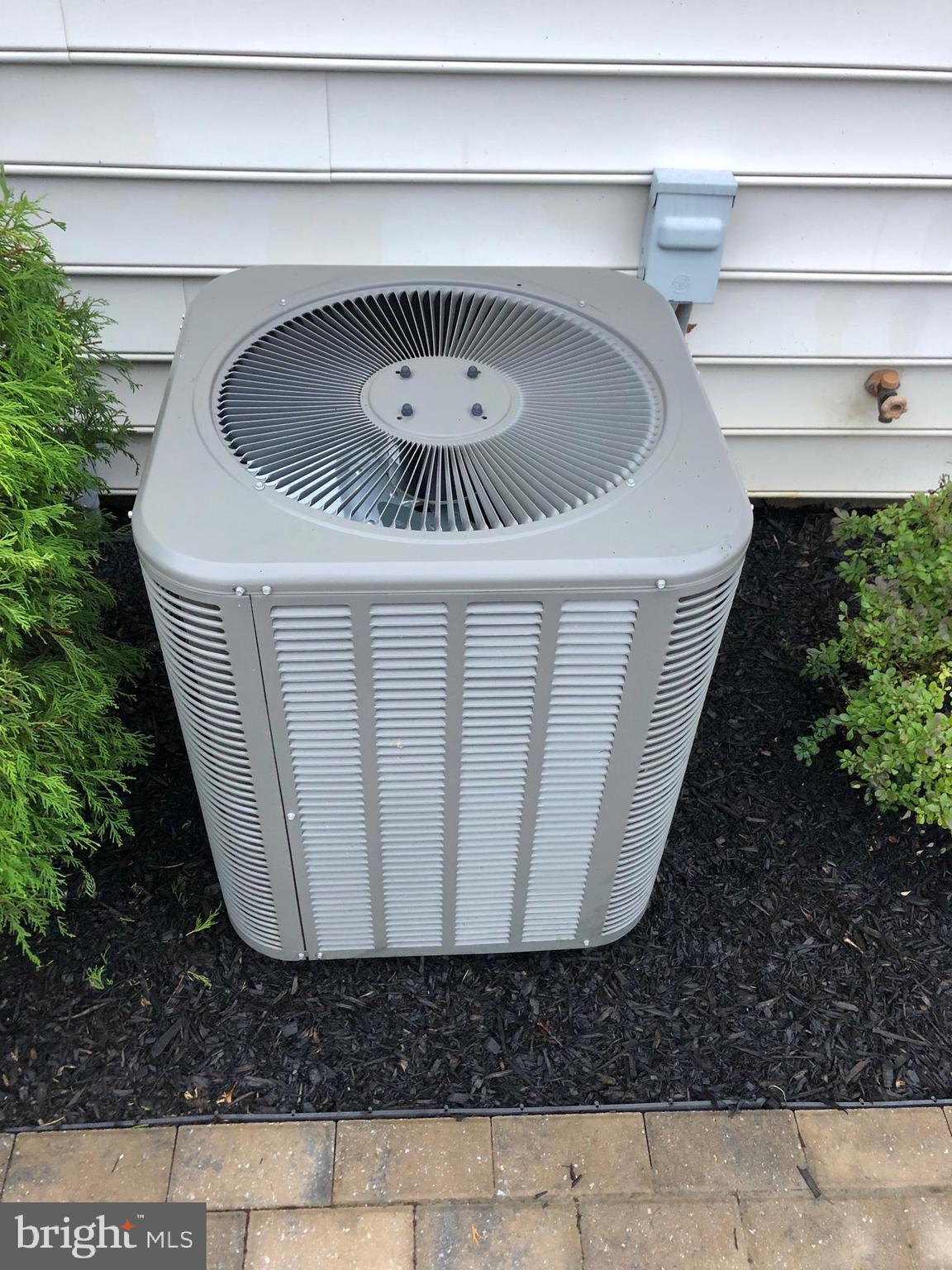 12 Jamestown Square Mechanicsburg, PA 17050 - Photo 46 of 56