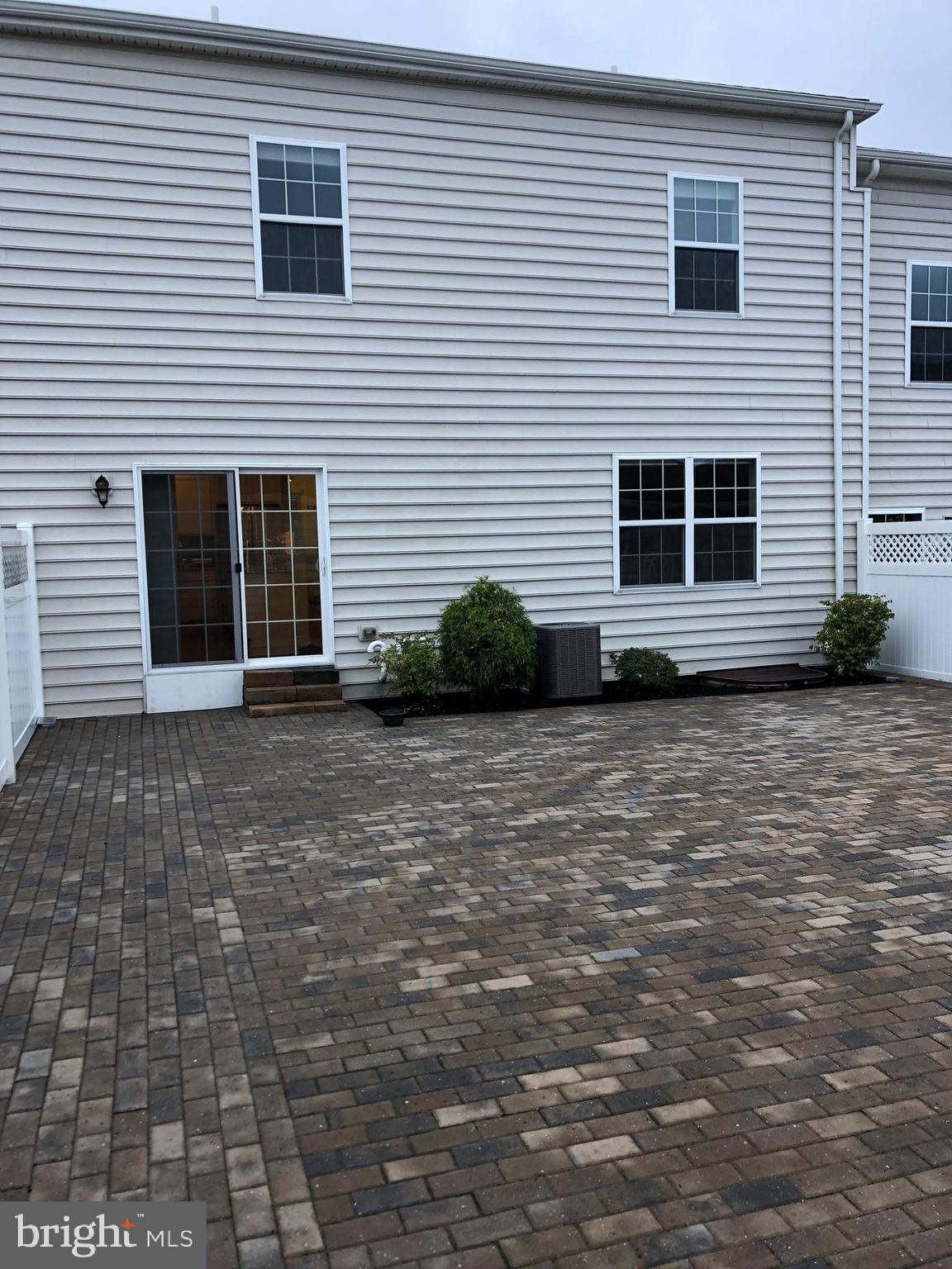 12 Jamestown Square Mechanicsburg, PA 17050 - Photo 47 of 56