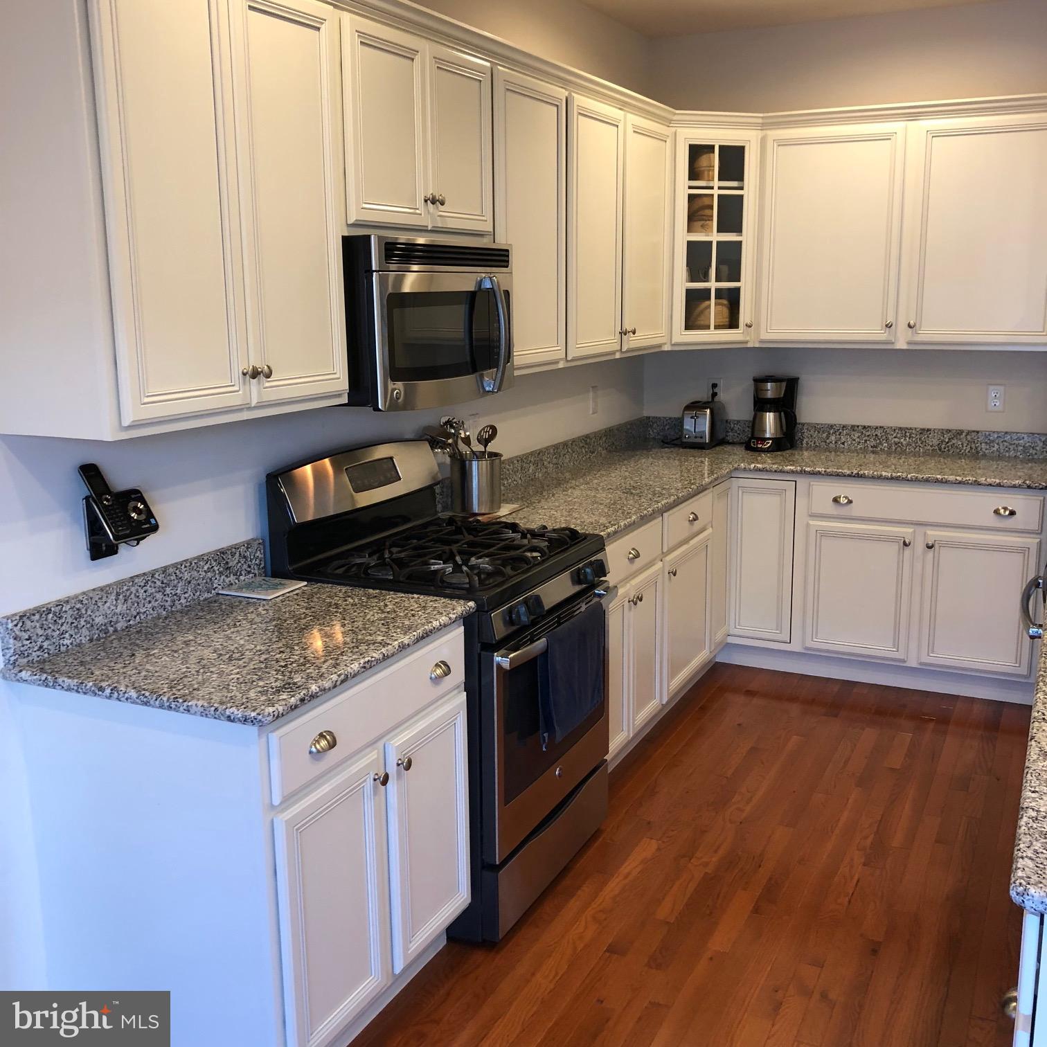 12 Jamestown Square Mechanicsburg, PA 17050 - Photo 10 of 56