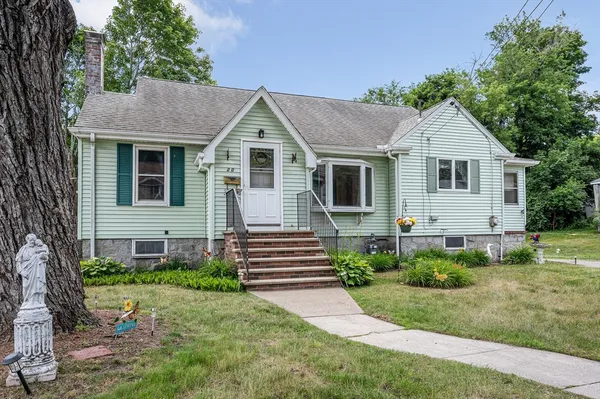 $539,900 | 20 Oak Knoll Avenue, Chelmsford, MA 01824