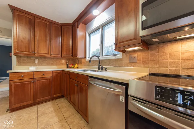 $430,000 | 3635 River Road, Columbus, IN 47203