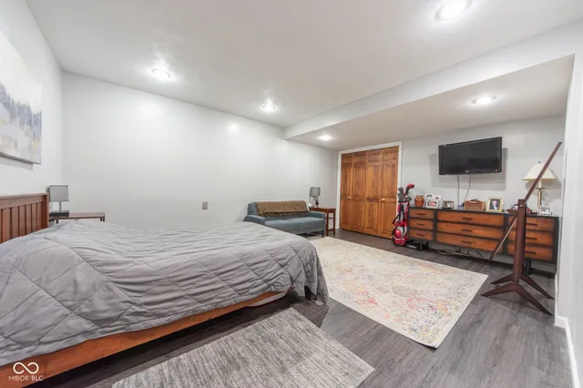 $430,000 | 3635 River Road, Columbus, IN 47203