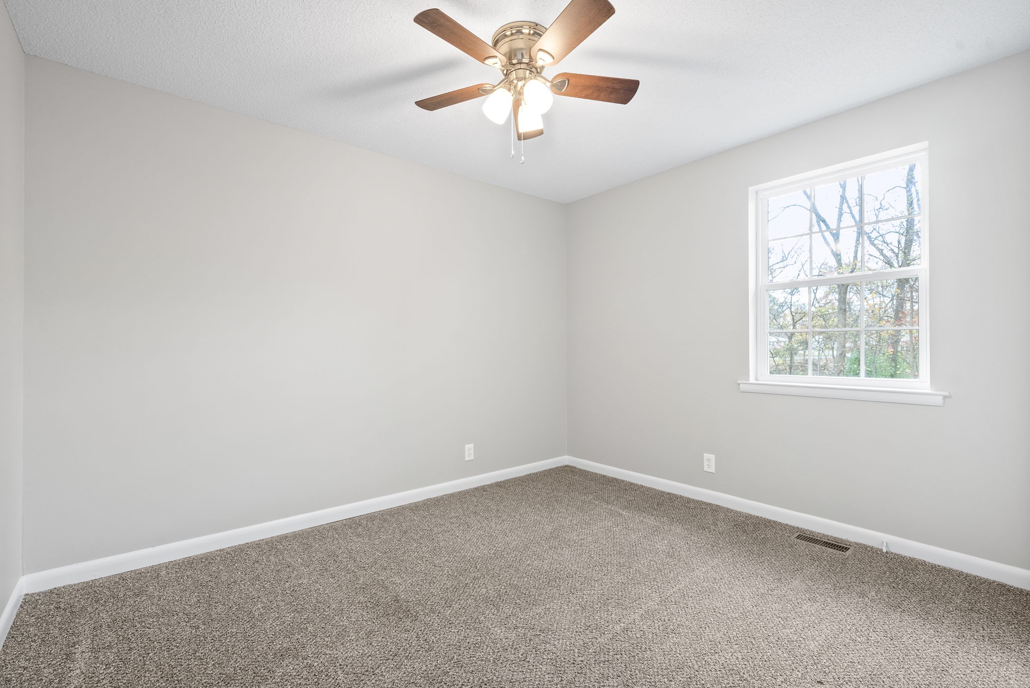 1588 Bevard Road Clarksville, TN 37042 - Photo 20 of 29 Gallery Image 20