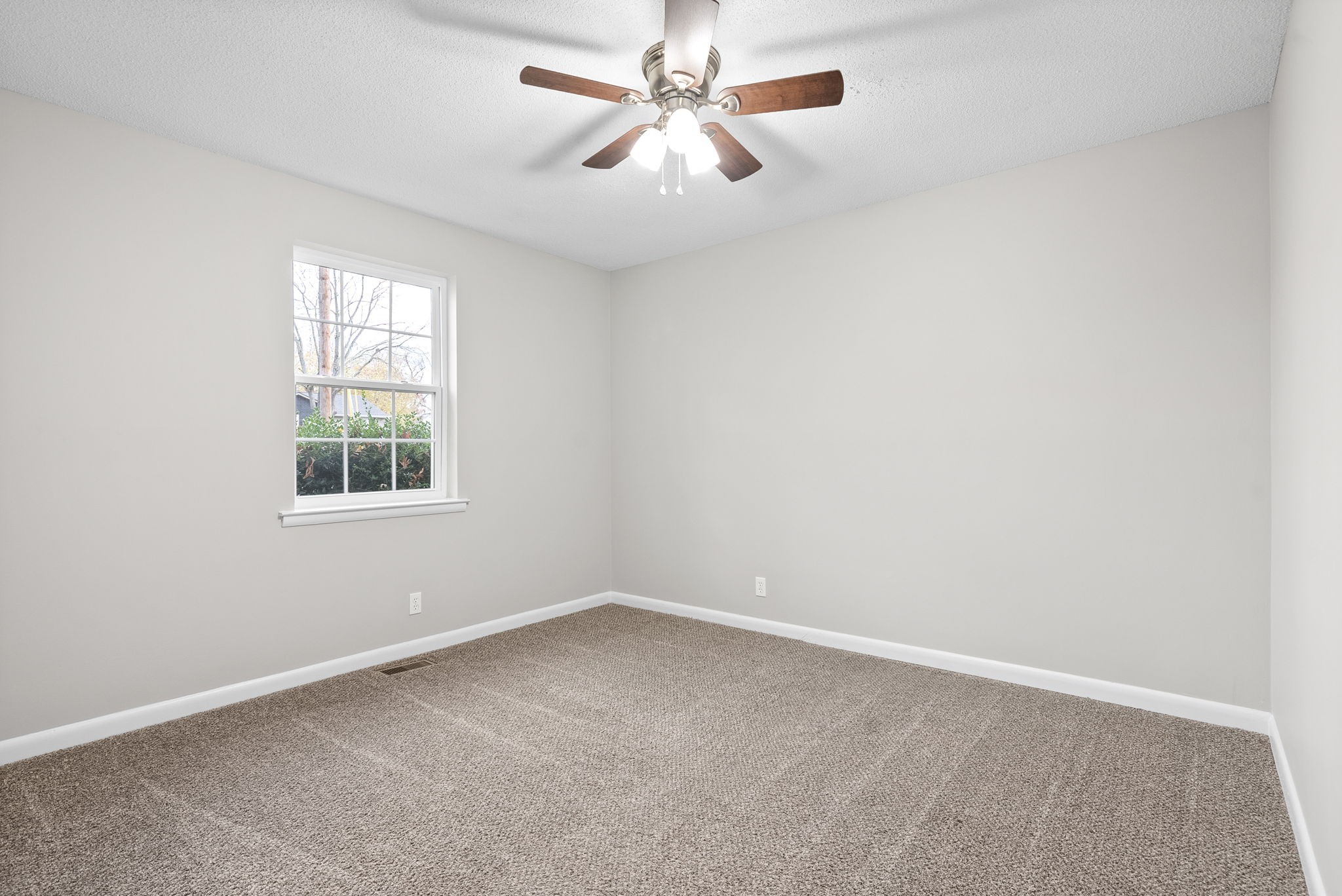 1588 Bevard Road Clarksville, TN 37042 - Photo 22 of 29 Gallery Image 22