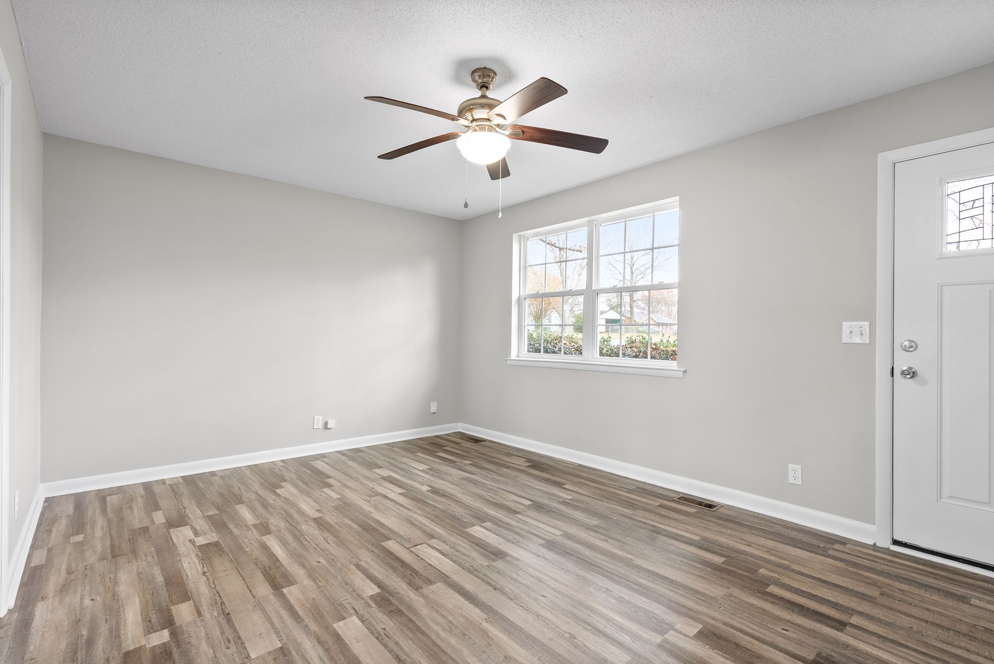 1588 Bevard Road Clarksville, TN 37042 - Photo 7 of 29 Gallery Image 7
