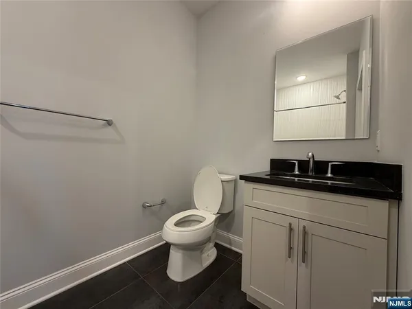 $3,395 | 40 West Park Avenue, Unit 303, Park Ridge, NJ 07656