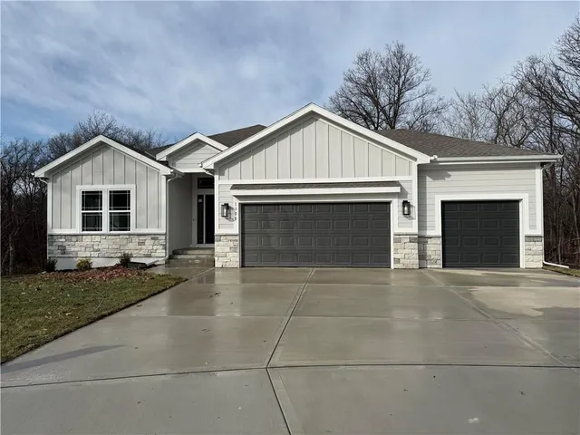 $579,900 | 1300 Melissa Court, Kearney, MO 64060