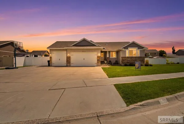 $614,900 | 5523 Lakefield Circle, Ammon, ID 83406