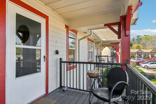 $290,000 | 1304 Deermouse Way, Unit 405, Hendersonville, NC 28792