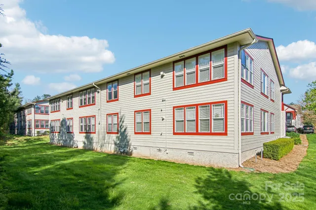 $290,000 | 1304 Deermouse Way, Unit 405, Hendersonville, NC 28792
