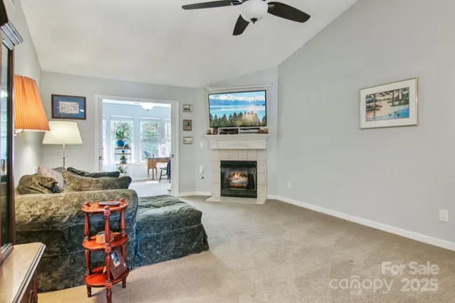 $290,000 | 1304 Deermouse Way, Unit 405, Hendersonville, NC 28792