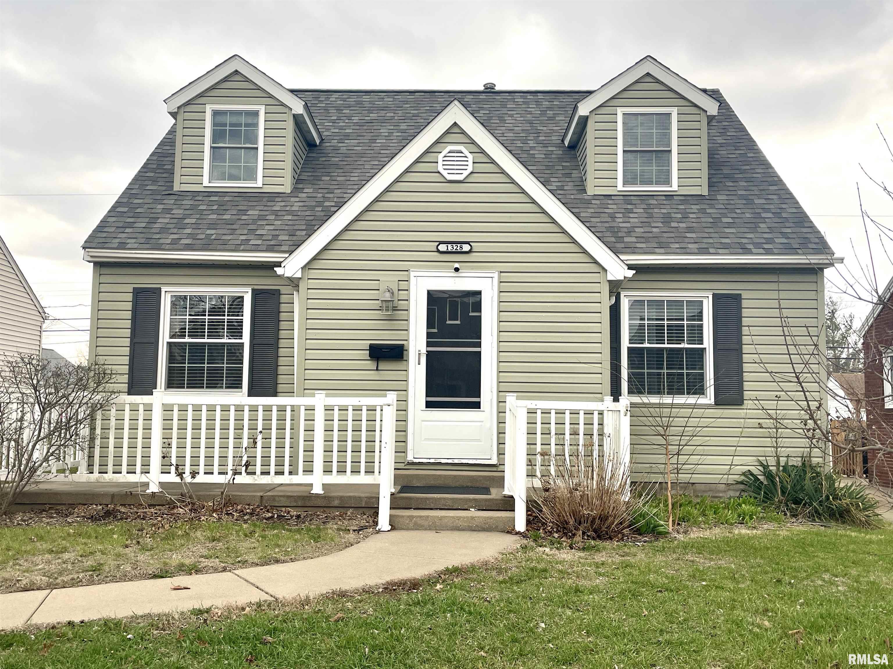 1328 West Circle Road Peoria, IL 61604 - Photo 1 of 40 Gallery Image 1