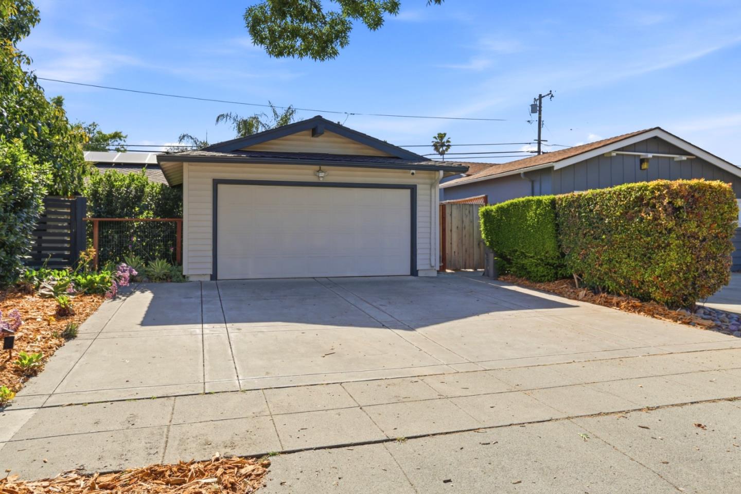 5083 Roeder Road San Jose, CA 95111 - Photo 3 of 39