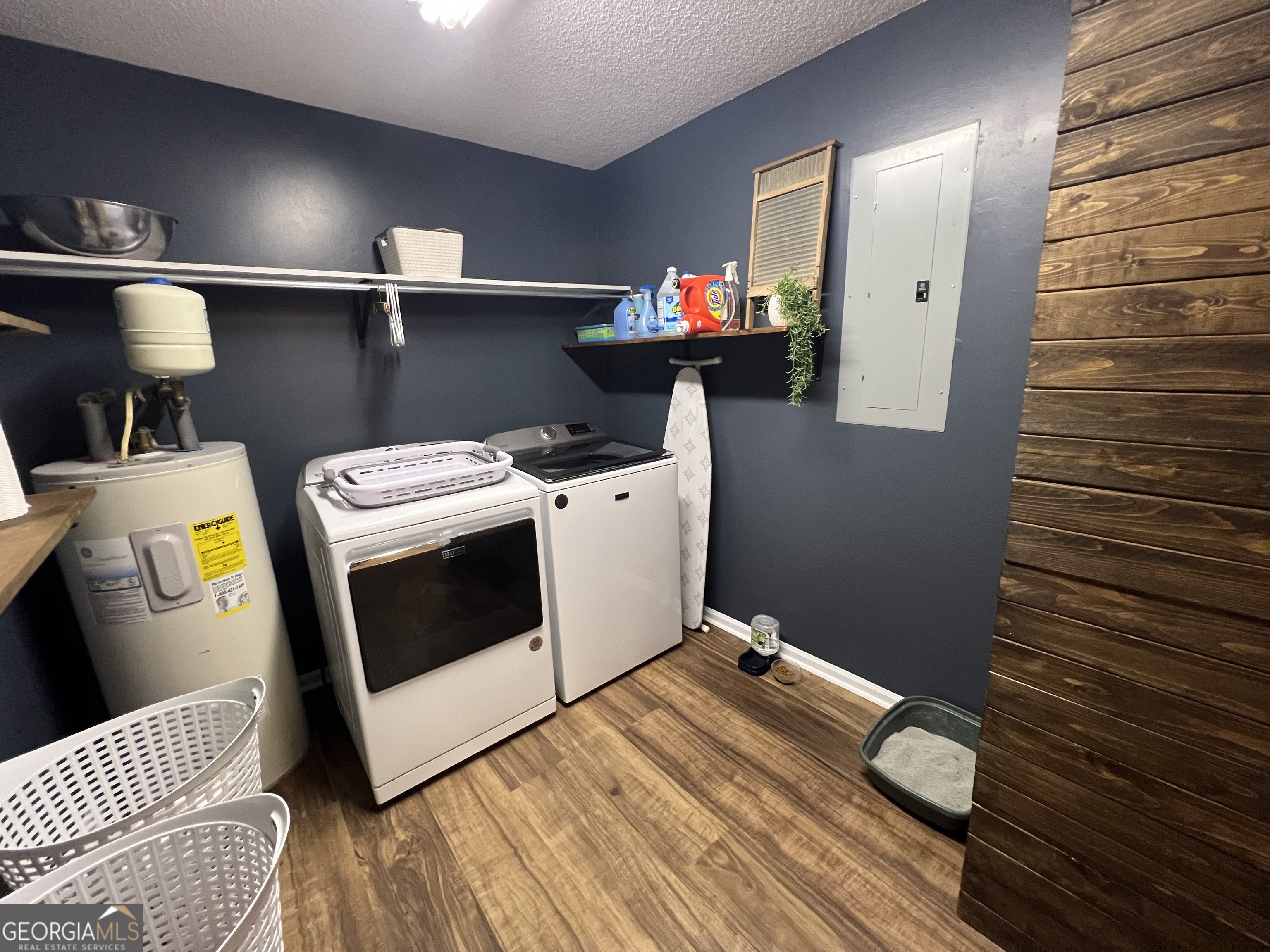 113 Camelot Drive Dublin, GA 31021 - Photo 23 of 45 a utility room with dryer and washer
