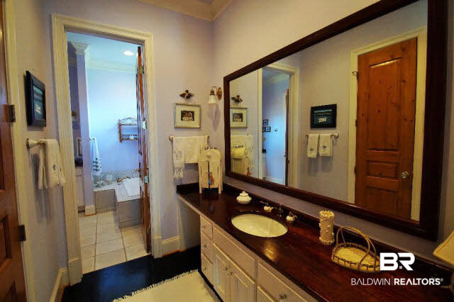 28535 Harbor Court Elberta, AL 36530 - Photo 8 of 21 Master Bath