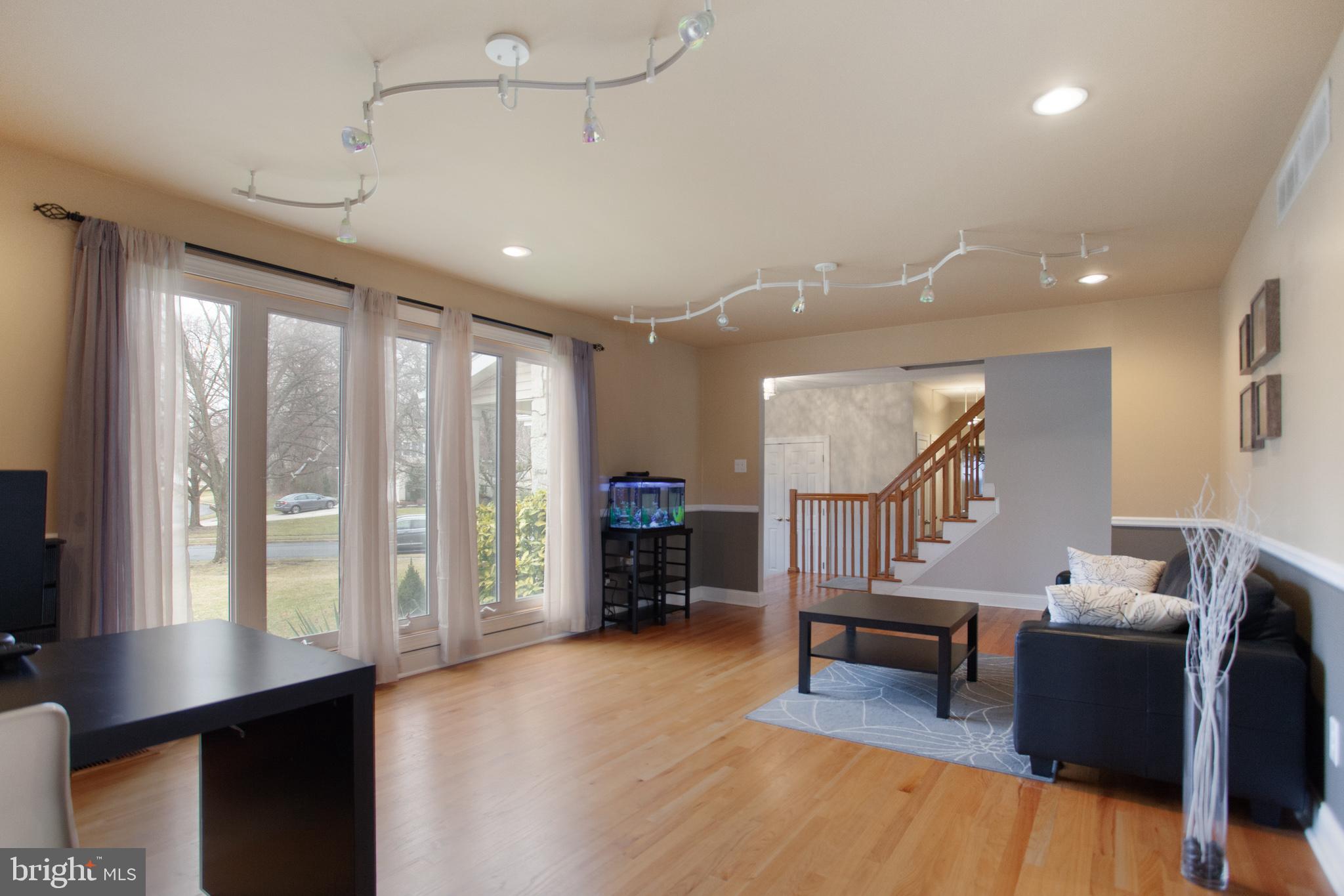 226 Sandringham Road Cherry Hill, NJ 08003 - Photo 4 of 29 Gallery Image 4