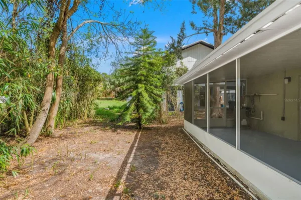 a view of an outdoor space