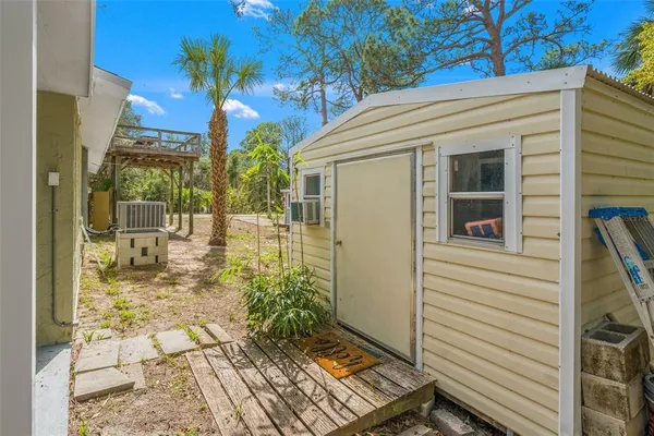 a view of a yard