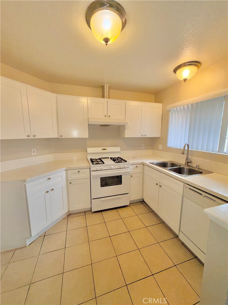 1683 West Wilson Street Rialto, CA 92376 - Photo 1 of 19