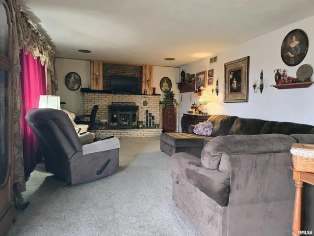 $175,000 | 30772 East County Road 2400 North, Manito, IL 61546