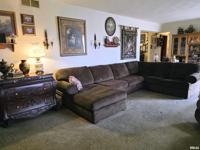 $175,000 | 30772 East County Road 2400 North, Manito, IL 61546