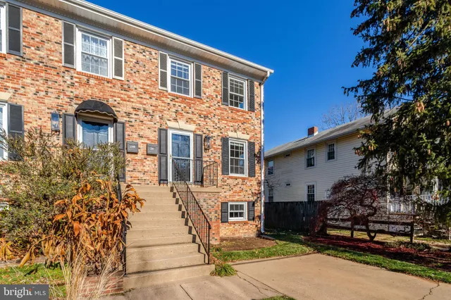 $1,200,000 | 216 East Duncan Avenue, Alexandria, VA 22301